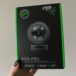 Razer Kiyo Pro in Vibrant Green